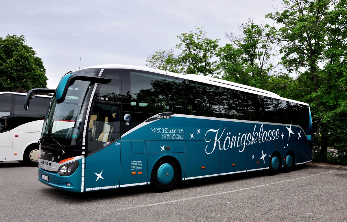 Setra 516 HD von Schrnig Reisen aus der BRD am 19.5.2015 in Krems.