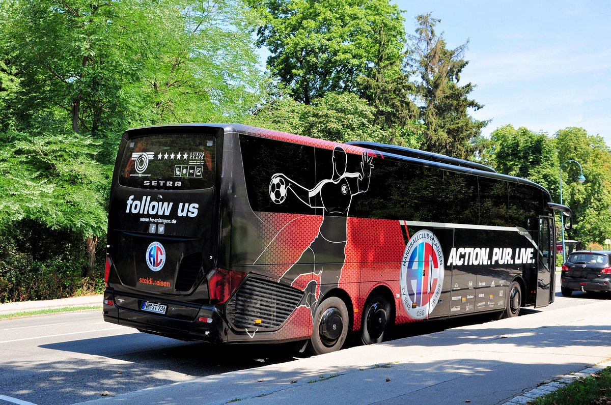 Setra 516 HD von Steidl Reisen aus der BRD in Krems gesehen.