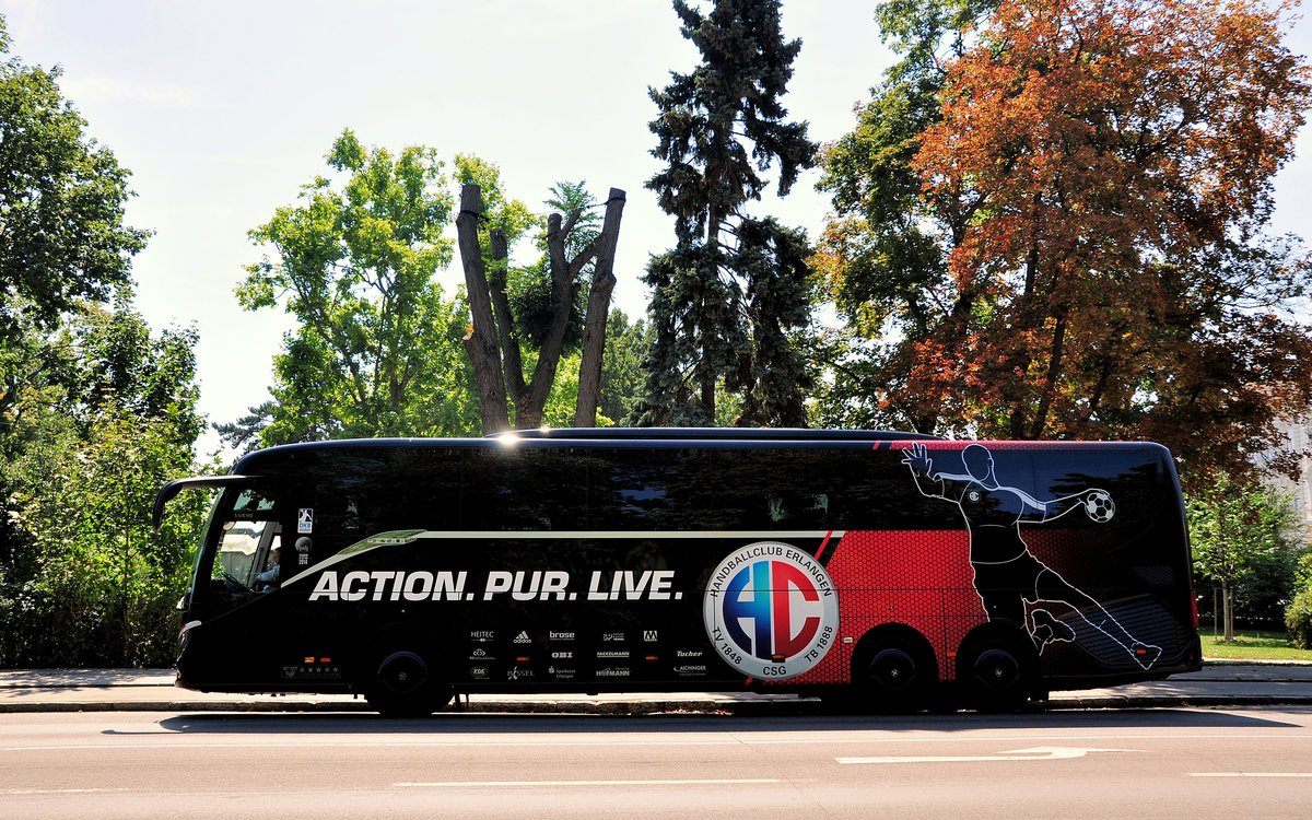 Setra 516 HD von Steidl Reisen aus der BRD in Krems gesehen.