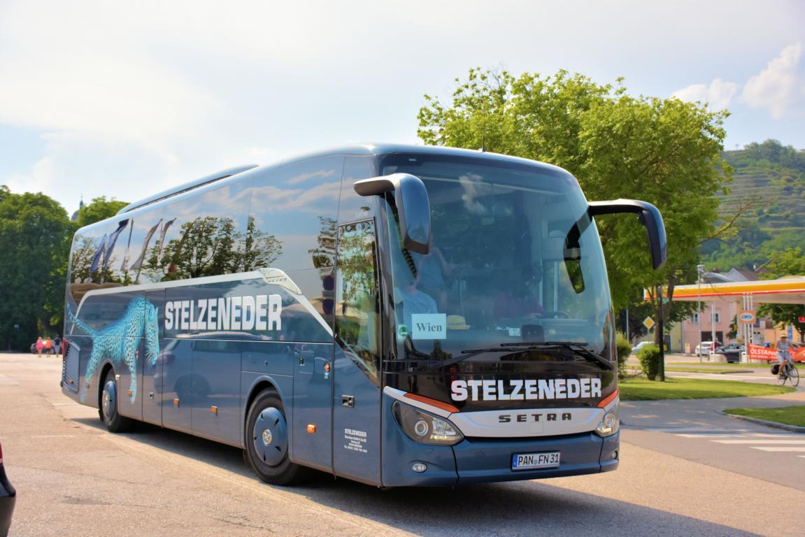 Setra 516 HD von Stelzeneder Reisen aus der BRD 2018 in Krems.