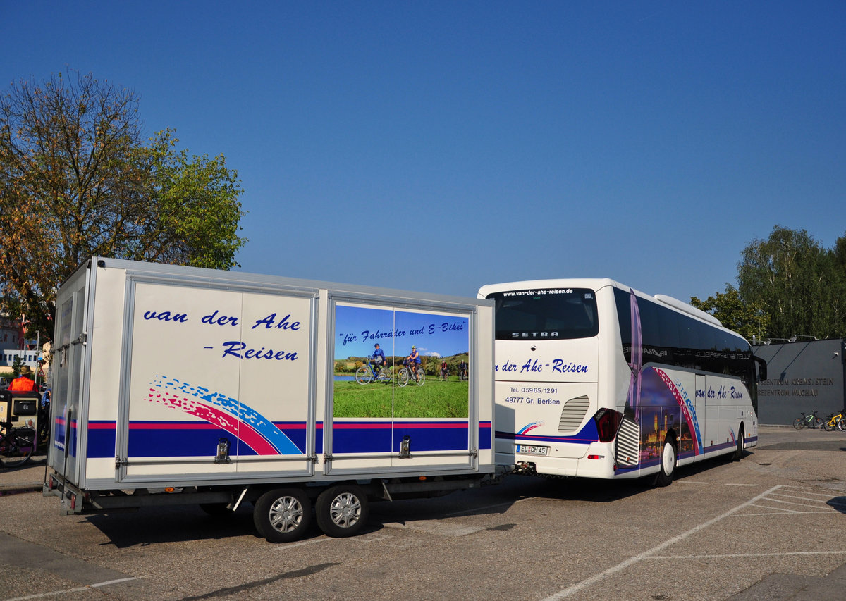 Setra 516 HD von van der Ahe Reisen aus der BRD in Krems.