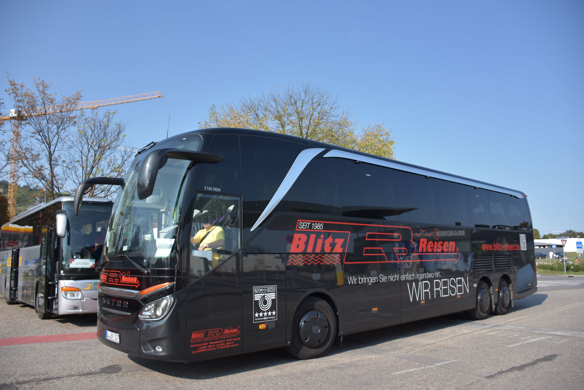 Setra 516 HDH von Blitz Reisen aus der BRD 2017 in Krems.