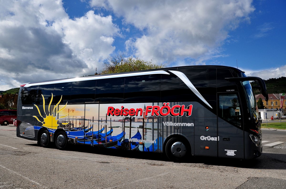 Setra 516 HDH von FRCH Reisen aus sterreich in Krems.