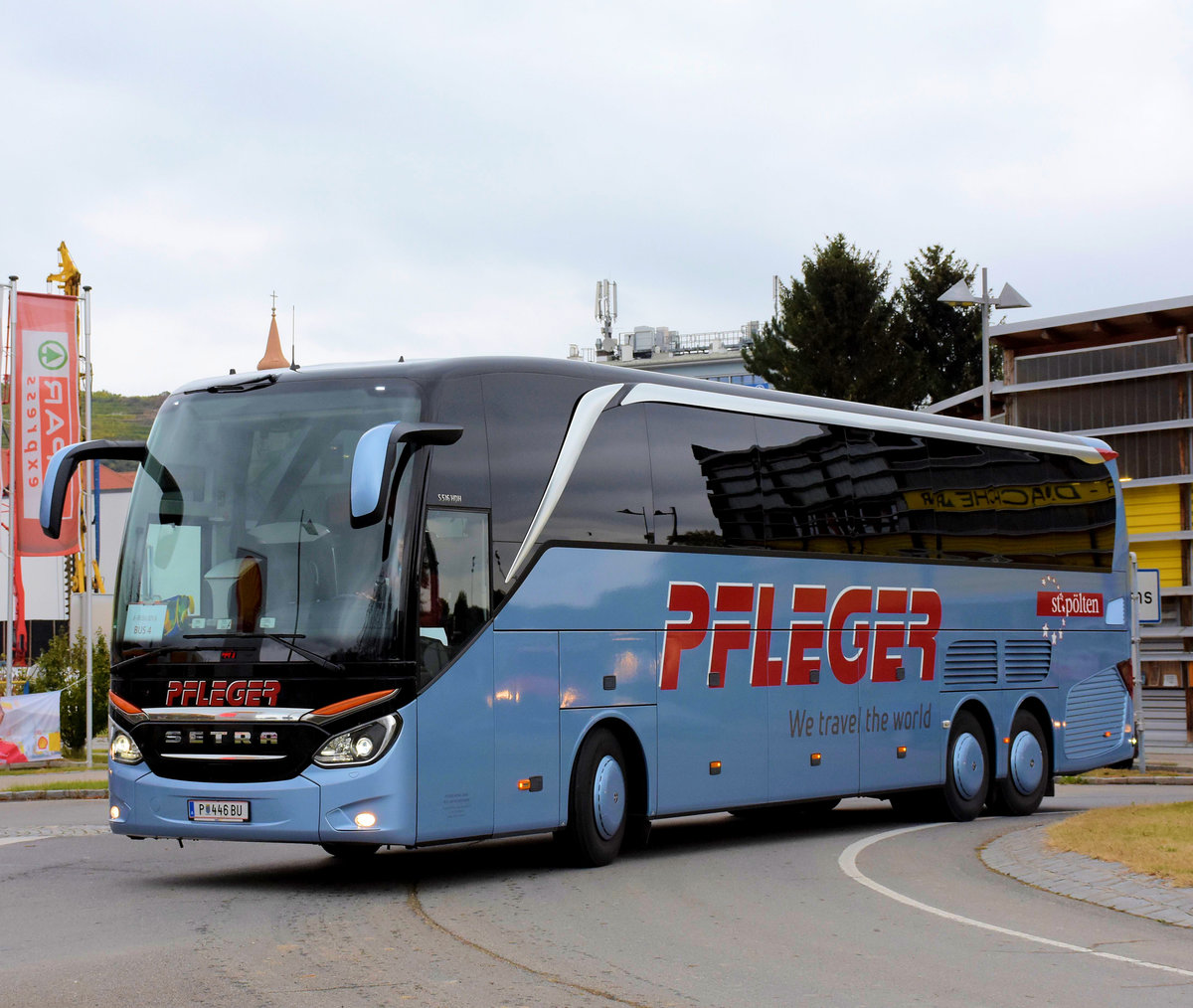 Setra 516 HDH von Pfleger Reisen aus sterreich in Krems.