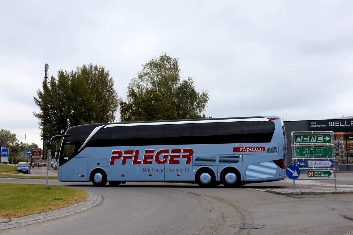 Setra 516 HDH von Pfleger Reisen aus sterreich in Krems.