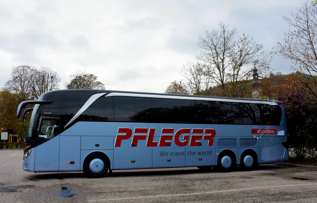 Setra 516 HDH von Pfleger Reisen aus sterreich in Krems.