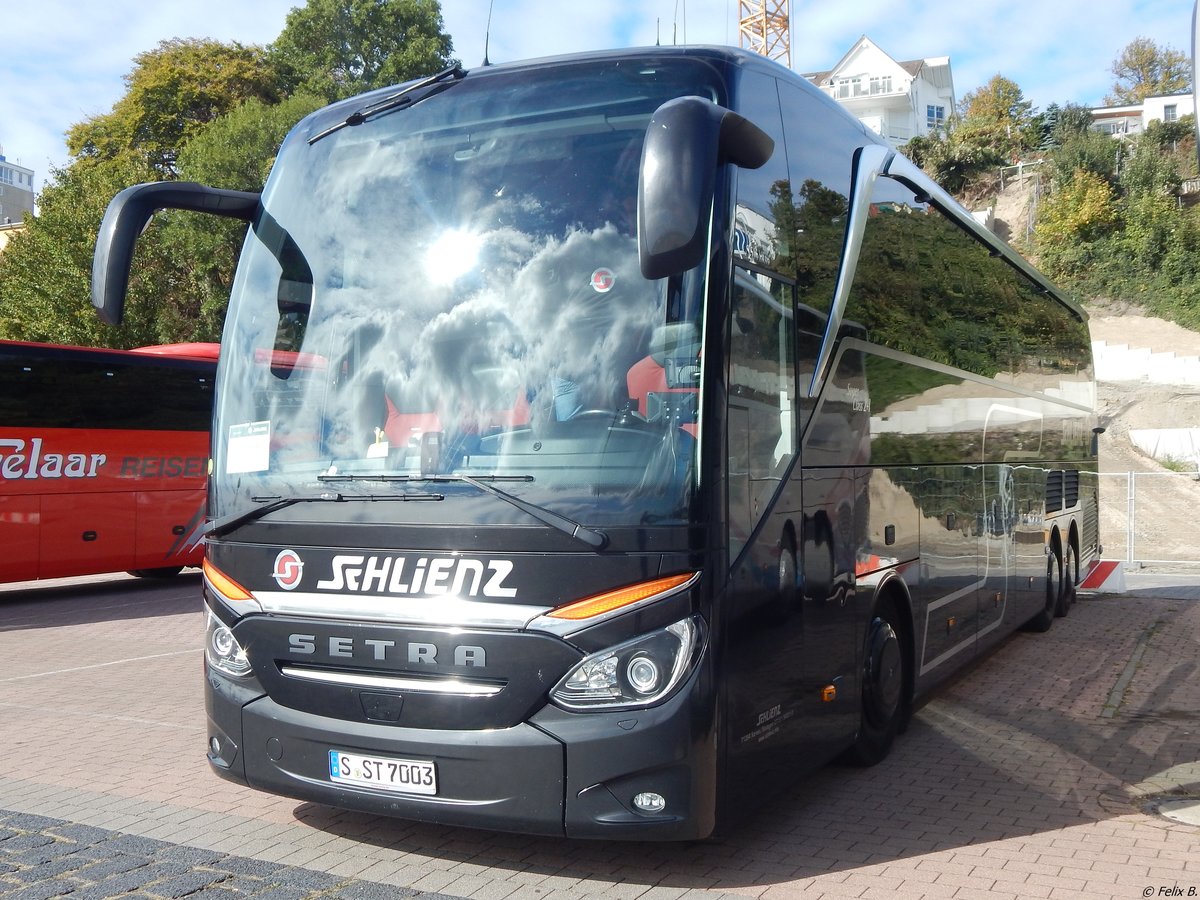 Setra 516 HDH von Schlienz aus Deutschland im Stadthafen Sassnitz.