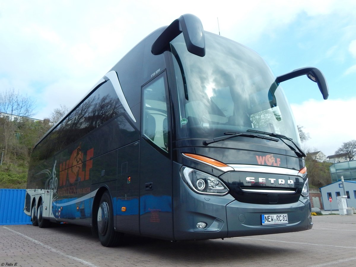 Setra 516 HDH von Wolf aus Deutschland im Stadthafen Sassnitz.