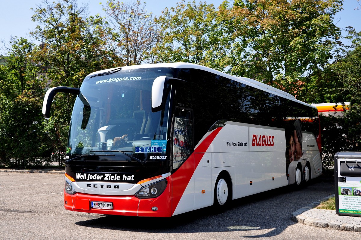 Setra 517 HD von Blaguss Reisen aus Wien in Krems.