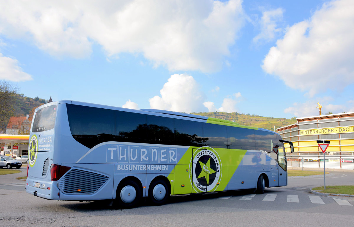 Setra 517 HD vom Busunternehmen Thurner aus sterreich in Krems.