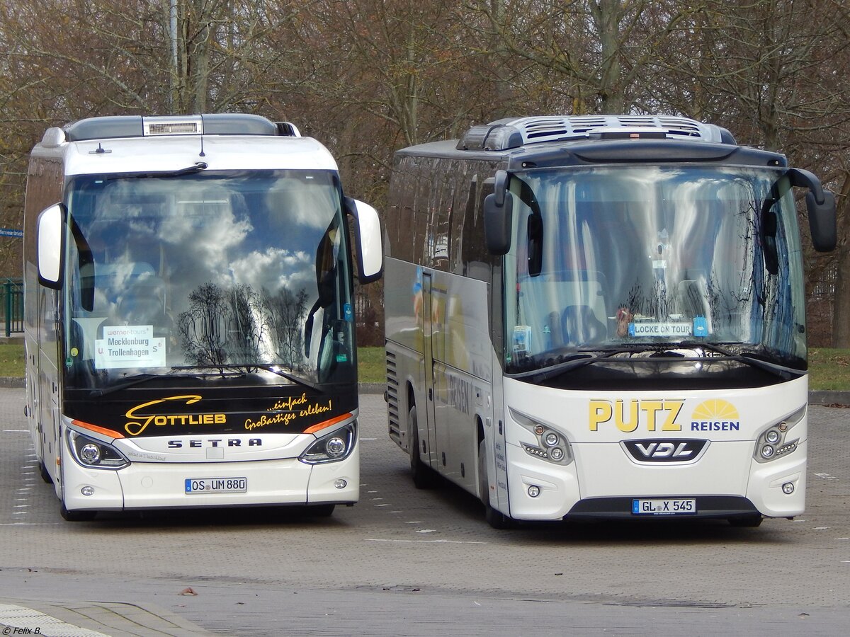 Setra 517 HD von Gottlieb und VDL Futura von Pütz Reisen aus Deutschland in Waren.