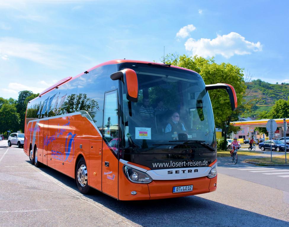 Setra 517 HD von Marcus Losert Reisen aus der BRD 06/2017 in Krems.