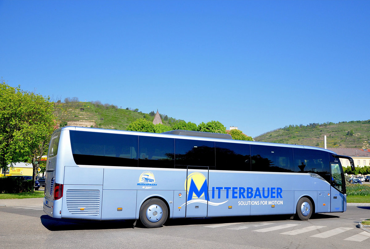 Setra 517 HD von Mitterbauer Reisen aus sterreich in Krems gesehen.