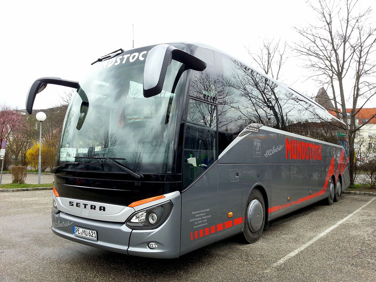 Setra 517 HD von Mundstock Reisen aus der BRD in Krems.