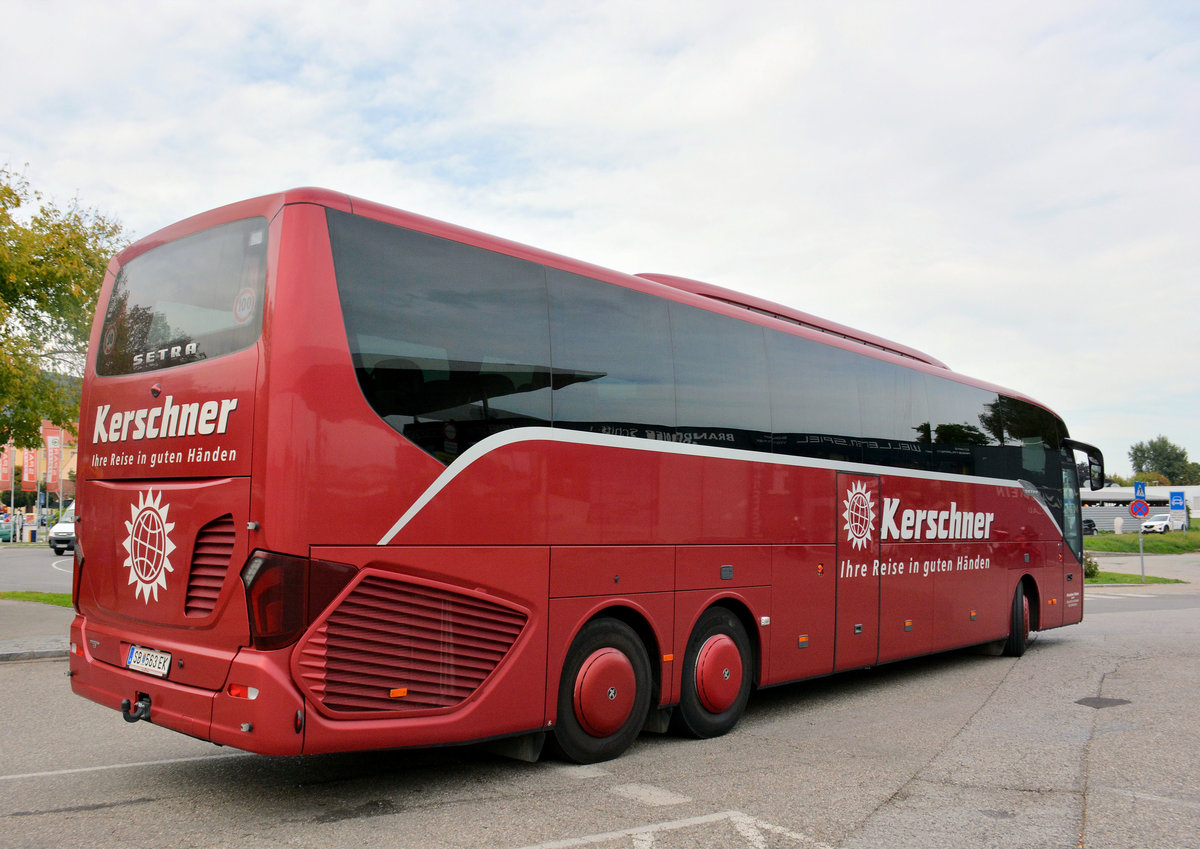 Setra 517 HD vom Reisebro Kerschner aus Niedersterreich in Krems gesehen.