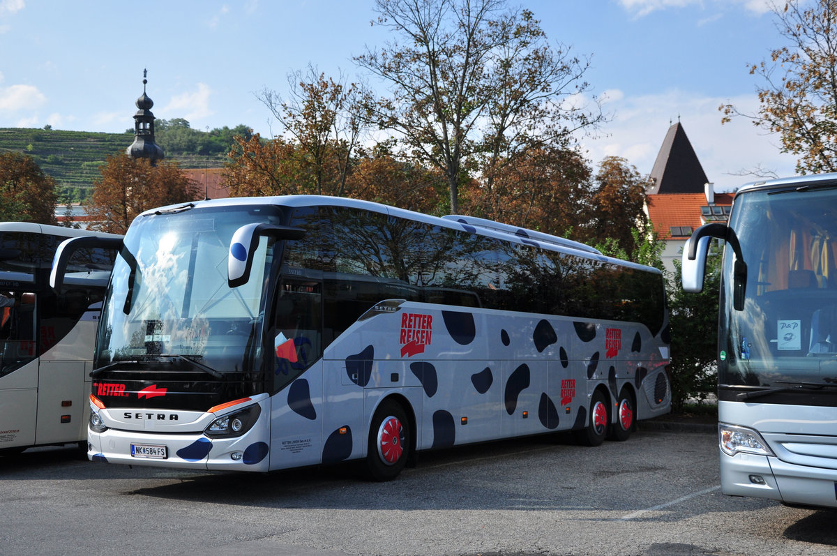 Setra 517 HD von RETTER Reisen aus sterreich in Krems gesehen.