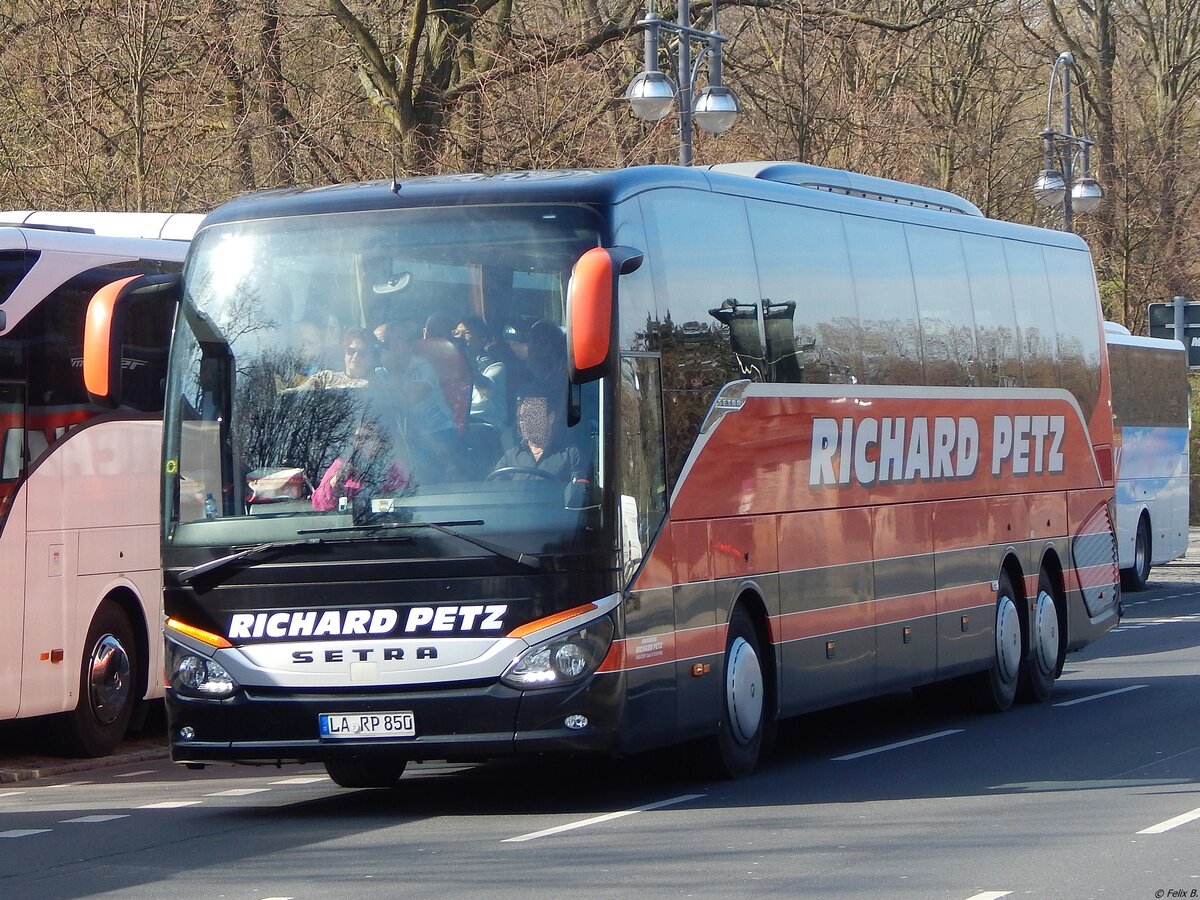 Setra 517 HD von Richard Petz aus Deutschland in Berlin.