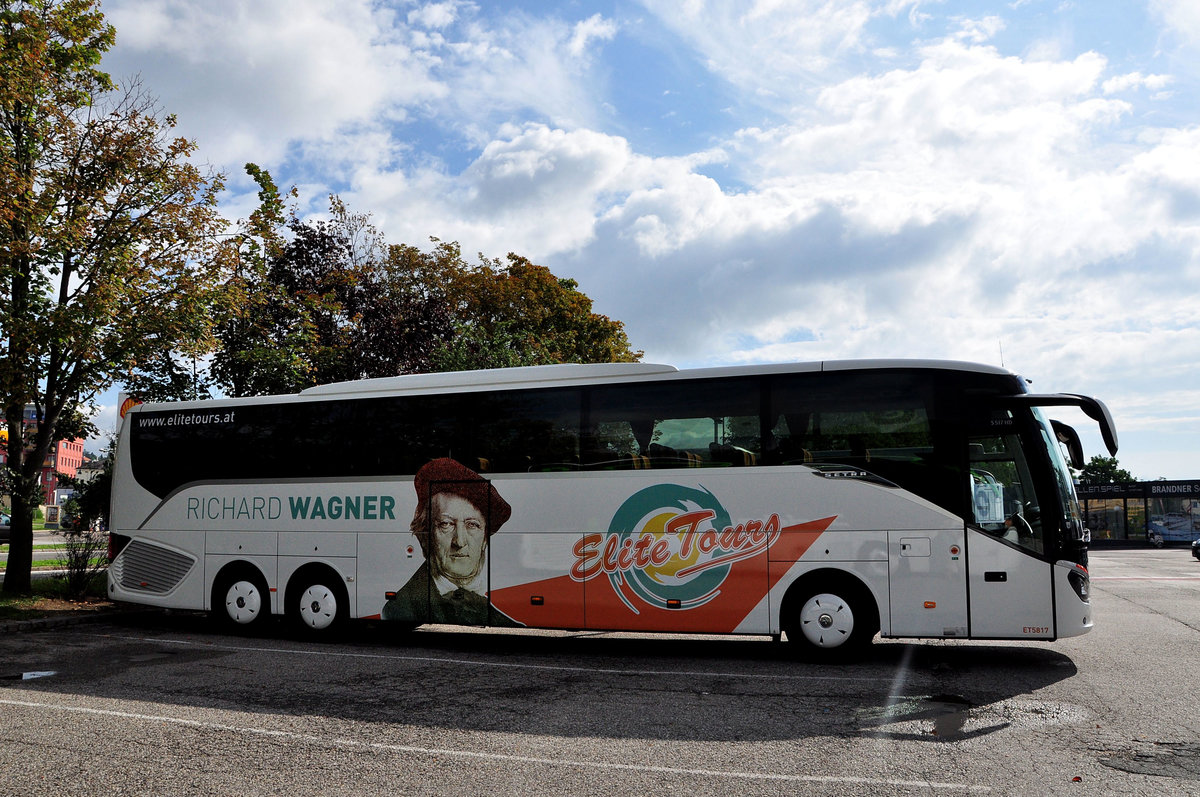 Setra 517 HD  Richard Wagner  von Elite Tours aus Wien in Krems gesehen.