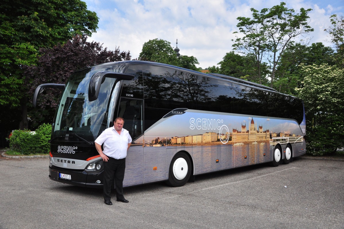 Setra 517 HD von Scenic tours ( Blaguss) aus der Slowakei im Mai 2015 in Krems.Liebe Gre an den netten Fahrer!