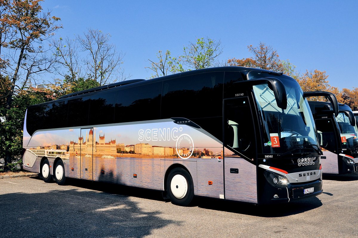 Setra 517 HD von Scenic Tours aus der Sk in Krems gesehen.