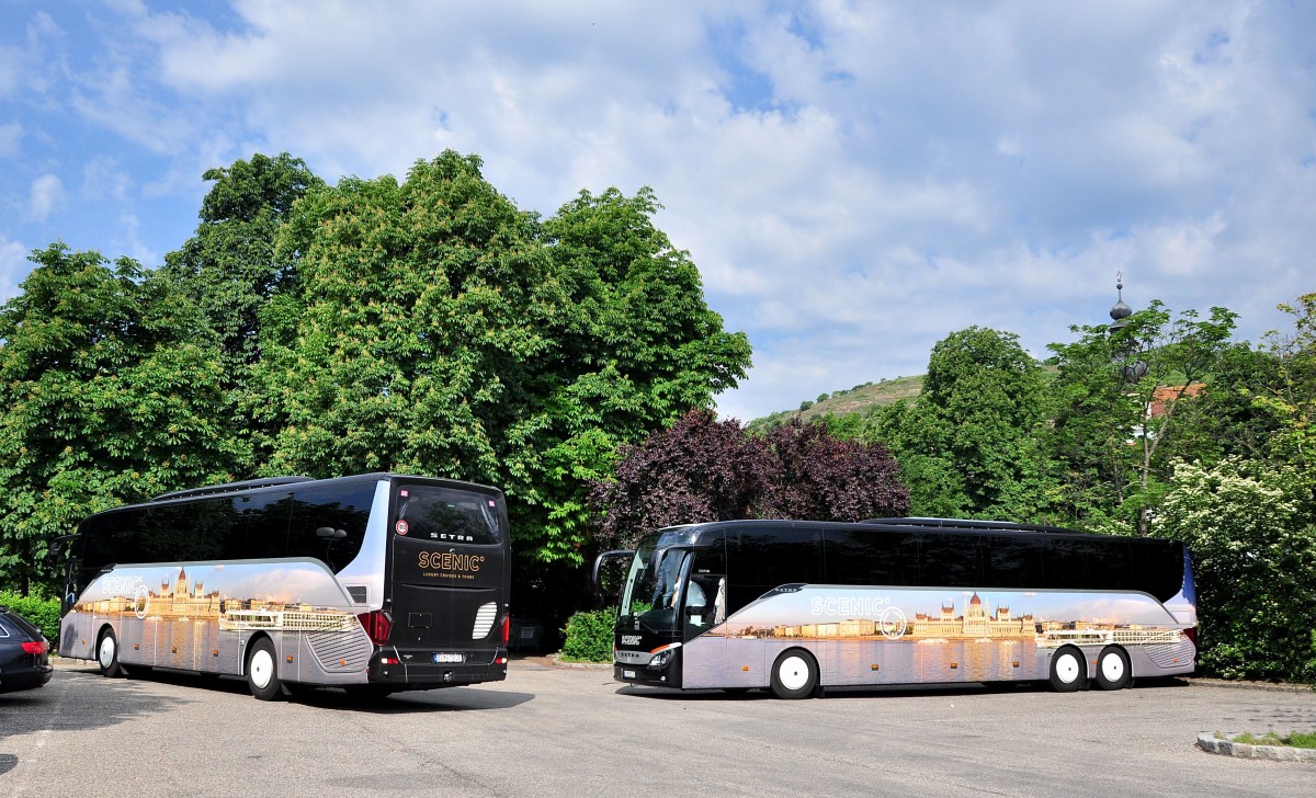 Setra 517 HD und Setra 515 HD von Scenic tours ( Blaguss) aus der Slowakei im Mai 2015 in Krems.