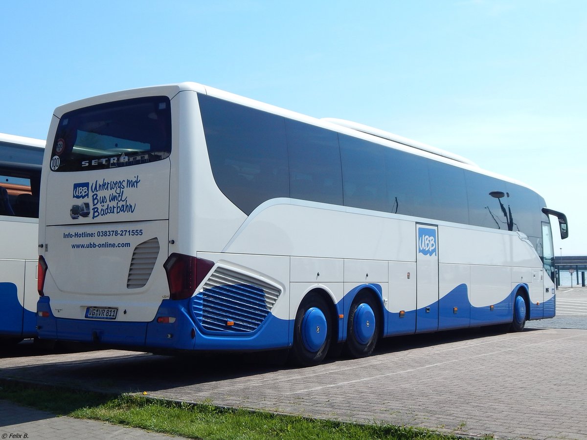 Setra 517 HD von der Usedomer Bäderbahn im Stadthafen Sassnitz.