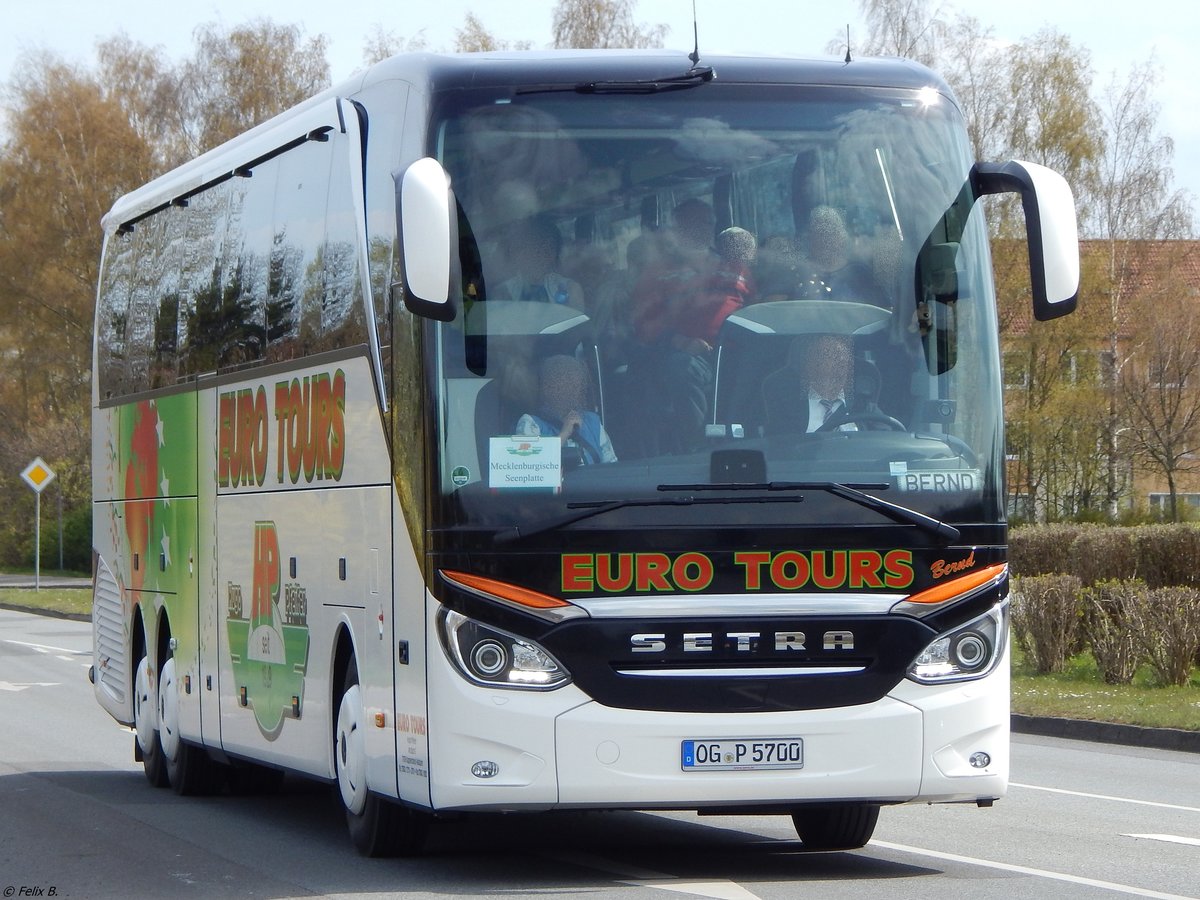 Setra 517 HDH von Euro Tours aus Deutschland in Sassnitz.