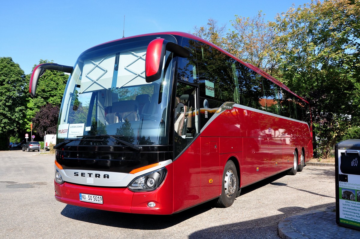 Setra 519 HD aus der BRD,unterwegs fr Pfleger Reisen in Krems gesehen.