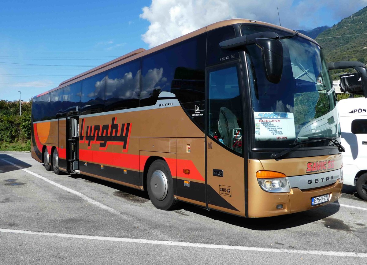 Setra S 417 von SAVIC SS steht auf einem Rasthof an der E 35 im September 2017