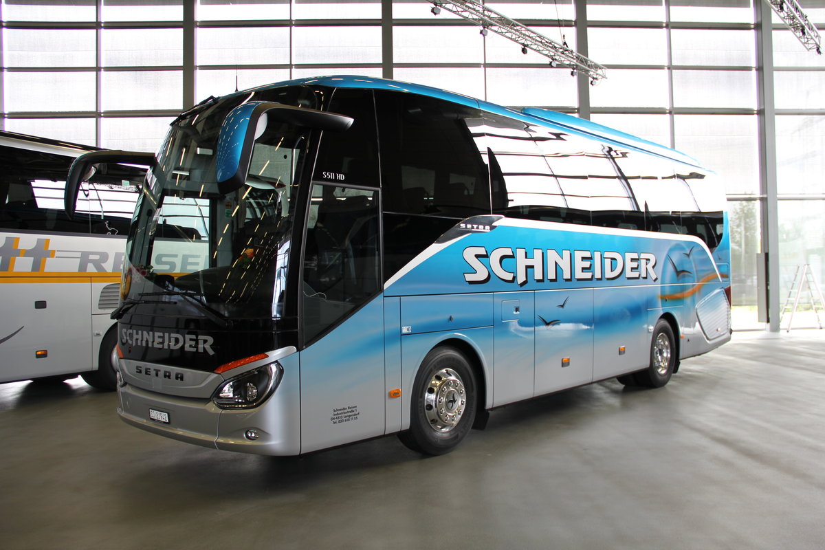 Setra S 511 HD, SO 21942, von Schneider Reisen und Transport AG, Langendorf, anlsslich der Fahrzeugbergabe bei Evo-Bus in Neu-Ulm.
