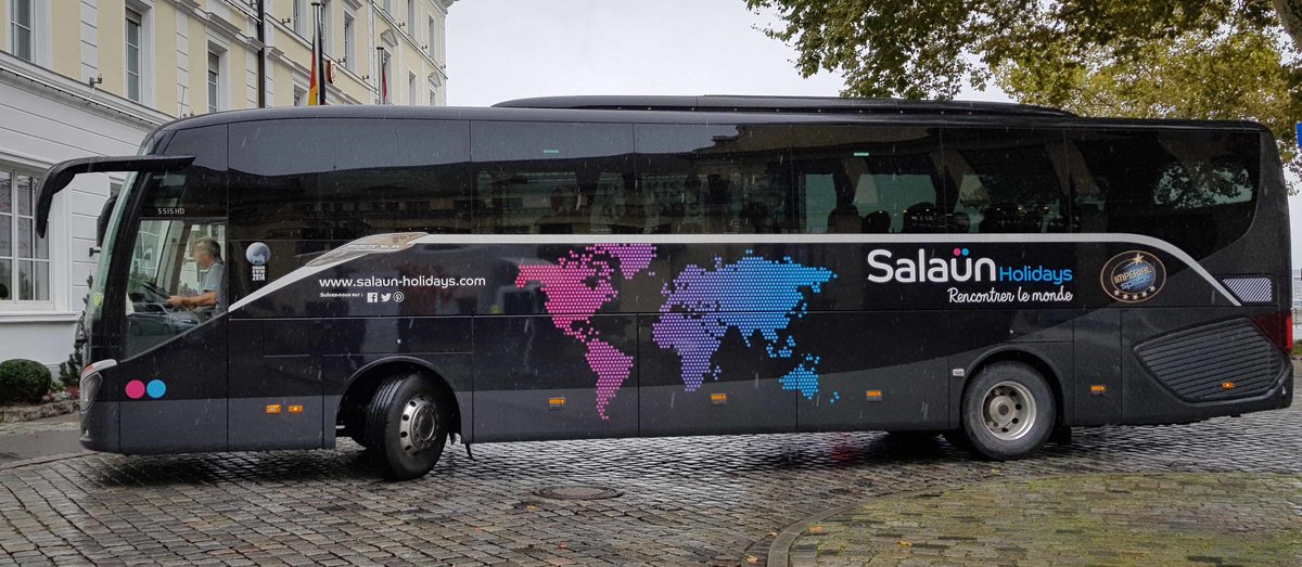 Setra S 515 HD von SALAUN-holydays wendet am Hafen von Lindau, 10-2019