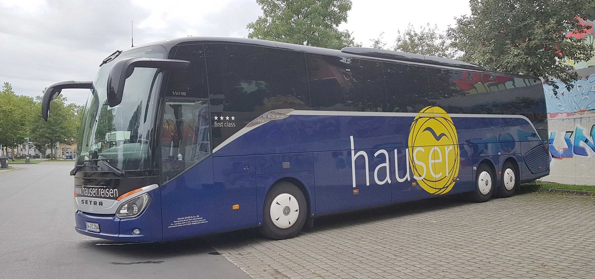 Setra S 517 HD von  hauser  GmbH steht im August 2019 in Fulda