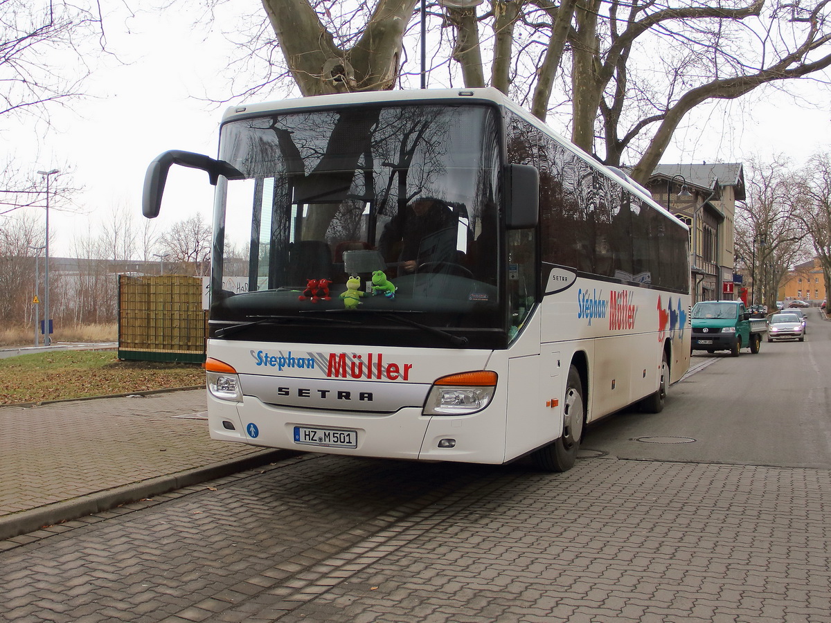 Setra S416 GT-HD, der Firma Stephan Mller im Harz , gesehen in Thale am 17. Februar 2018. 