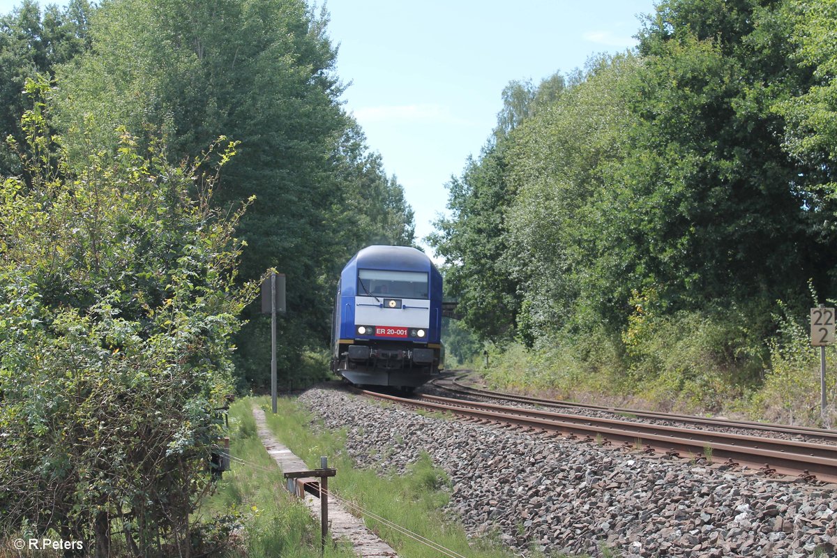 So lange sie noch Stehen sollte man die sch�nen Natursteinbogenbr�cken mit nehmen :P ER20 001 mit dem ALEX nach Hof bei der Einfahrt in Reuth bei Erbendorf. 12.08.18