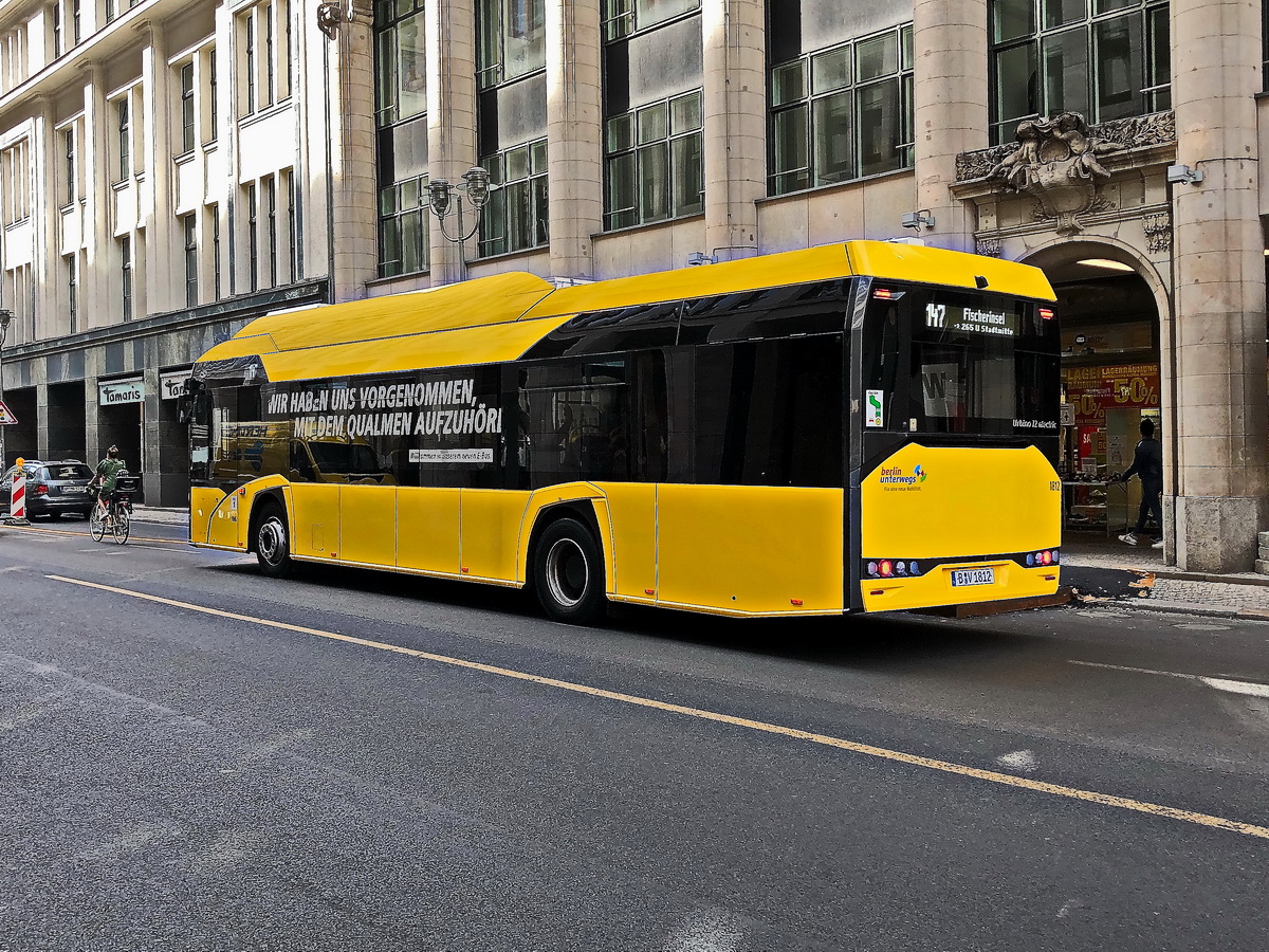 Solaris Urbino 12 electric - Wagen '1812' der BVG Berlin. Als Linie 147 in der Friedrichstrasse in Berlin Mitte am 05. August 2020. 