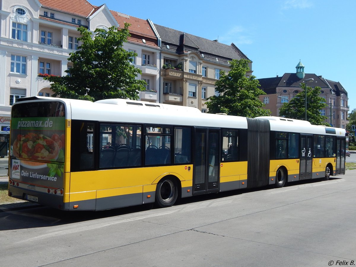 Solaris Urbino 18 der BVG in Berlin.