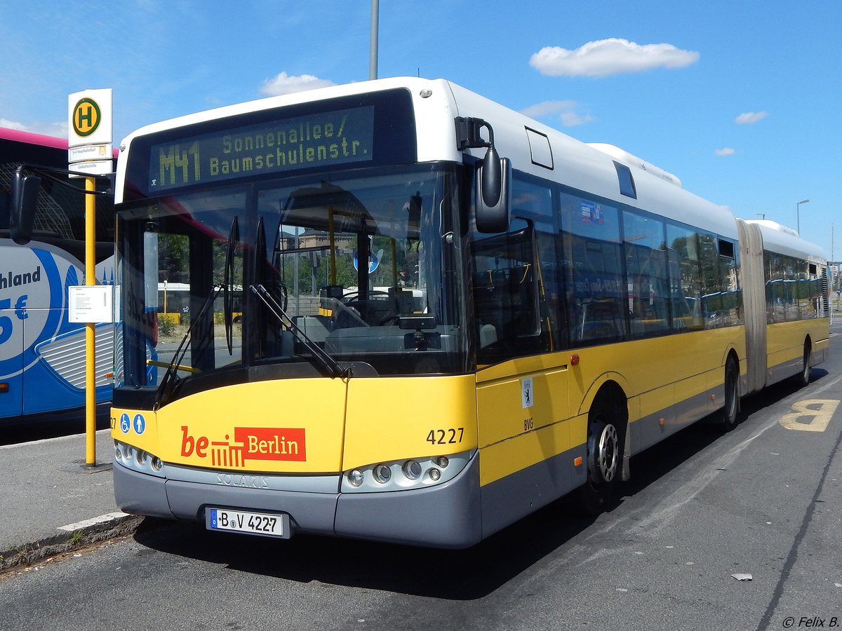 Solaris Urbino 18 der BVG in Berlin.