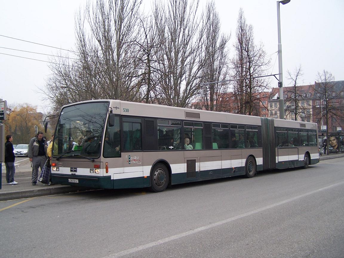 Strassburg - 28. Novembre 2006 : AG 300 Nr 530 an der Haltestelle Etoile.