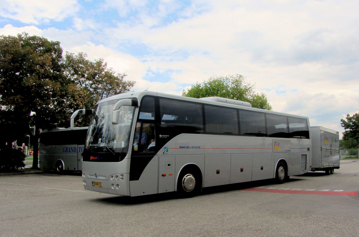 TEMSA SAFARI HD mit Radhnger aus den NL im August 2013 in Krems.