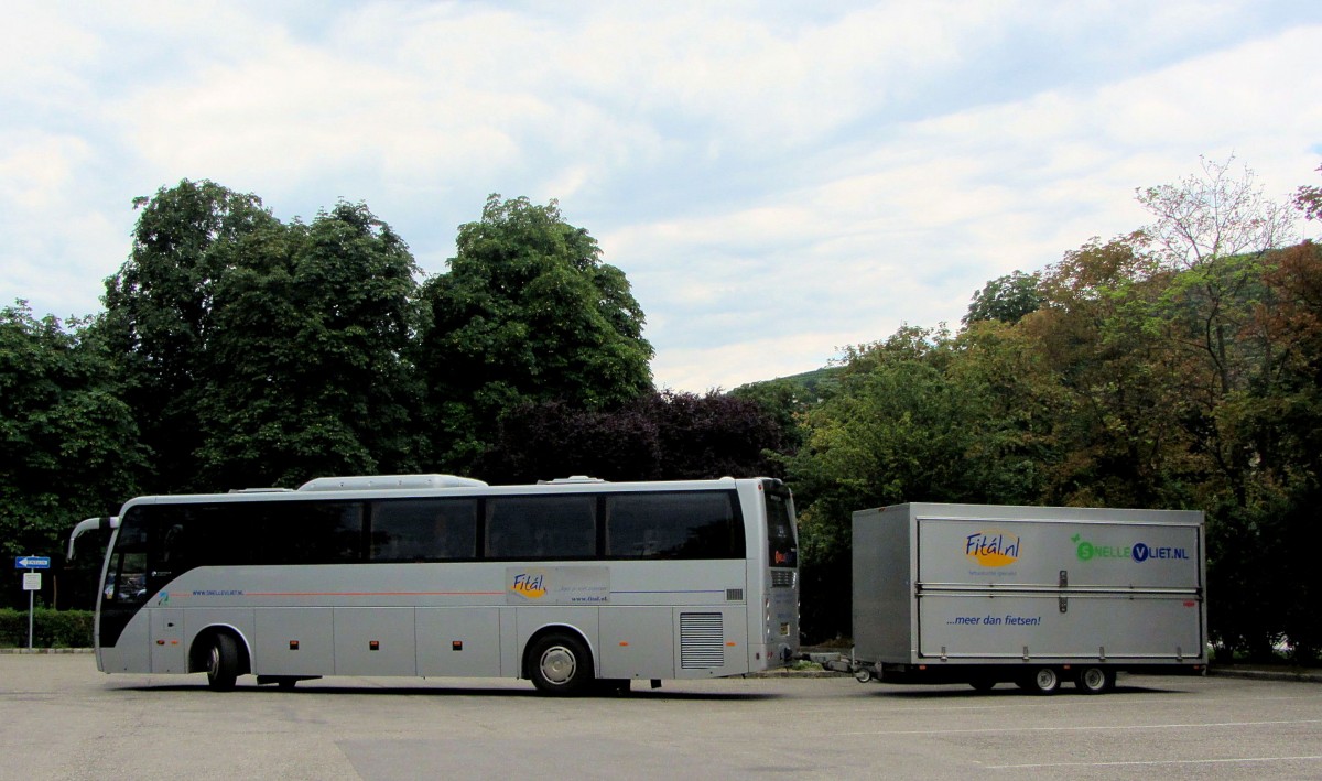 TEMSA SAFARI HD mit Radhnger aus den NL im August 2013 in Krems.