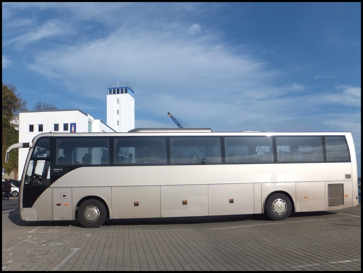 Temsa Safari HD von Schack Touristik aus Deutschland im Stadthafen Sassnitz.