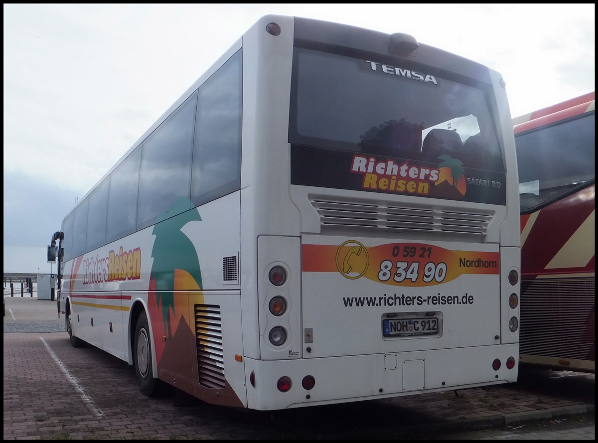 Temsa Safari RD von Richters Reisen aus Deutschland im Stadthafen Sassnitz.