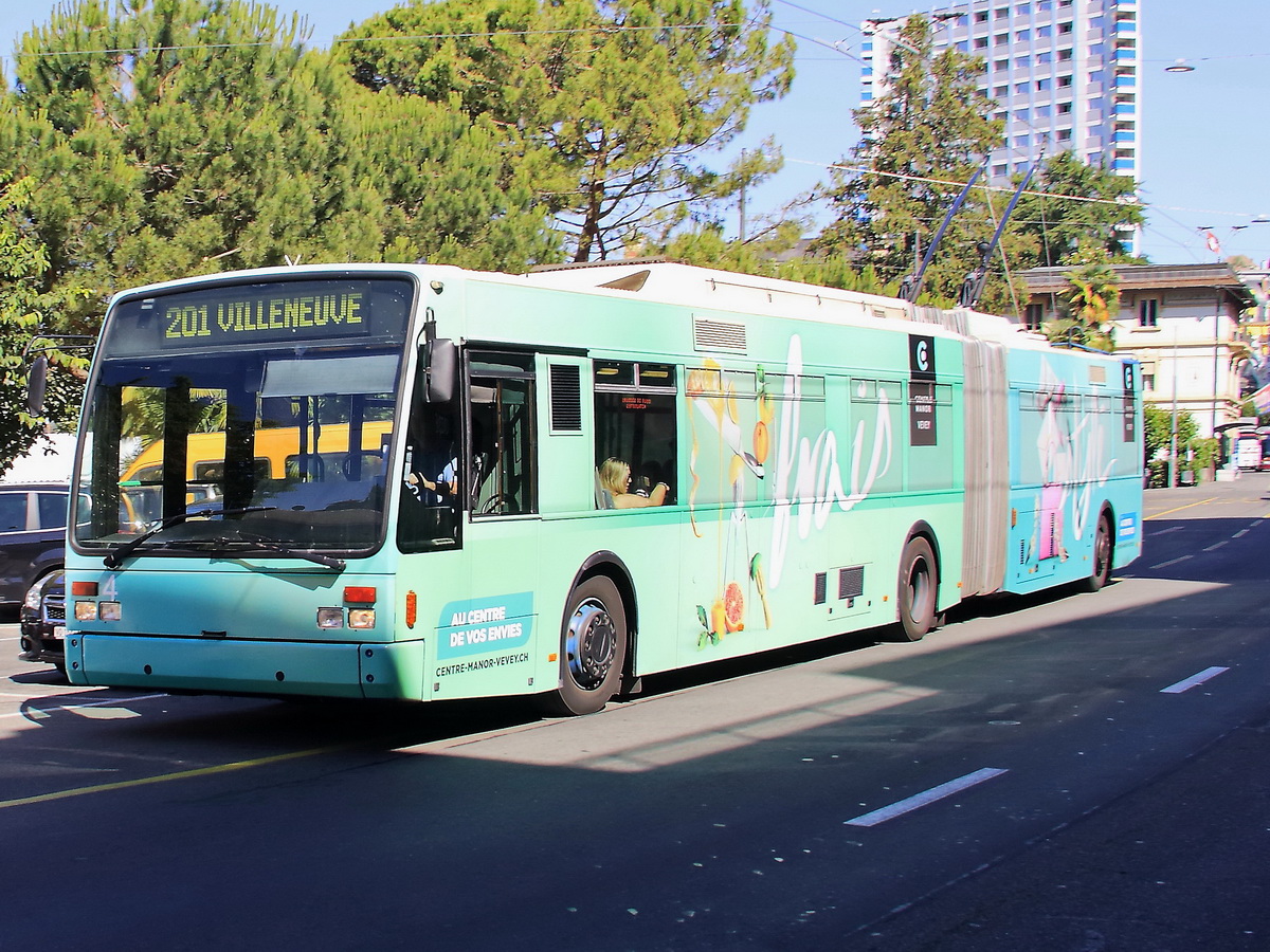 Trolleybus Nr. 4 - in Montreux (Centre-Manor-Vevey.ch) am 26. Juni 2018 am Genfer See.