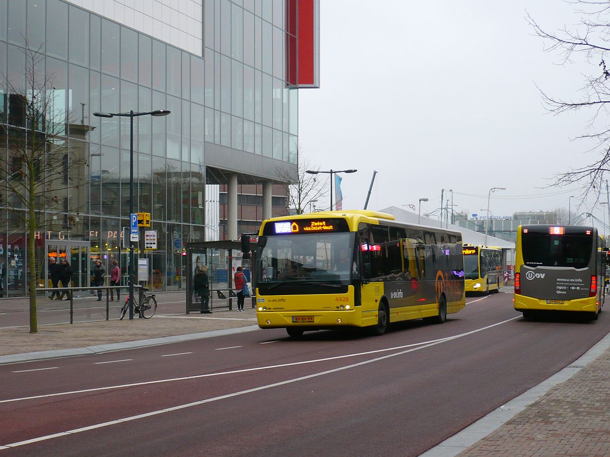 U-OV Bus 4428 Cummins VDL Berkhof Ambassador ALE120 Baujahr 2008. Vredenburg, Utrecht 18-11-2014.