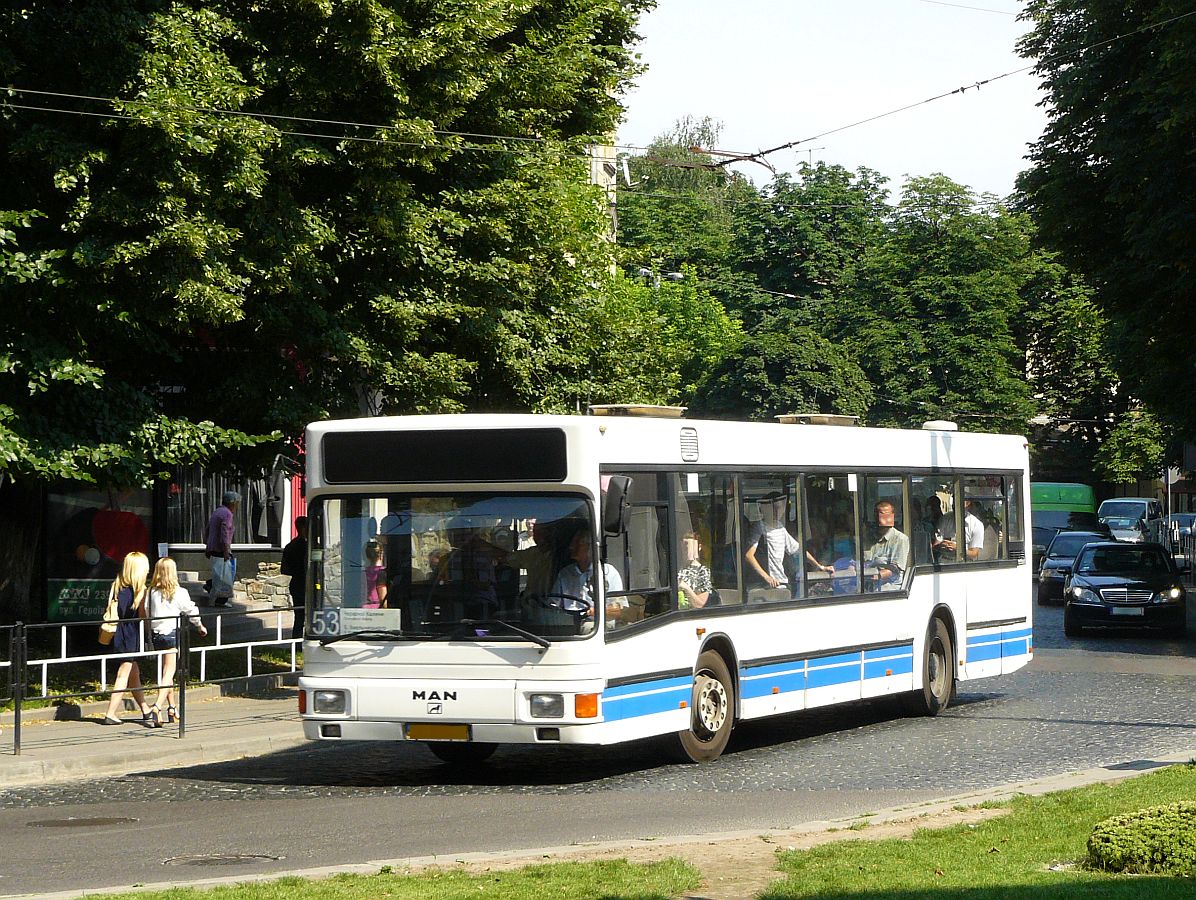 Uspih BM  MAN NL202. Starogorodskaya strasse Lviv, Ukraïne 18-06-2013.