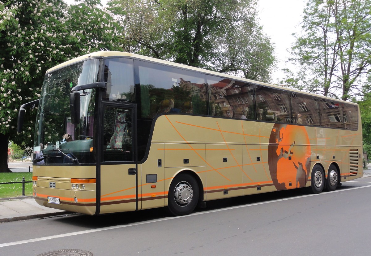 VAN HOOL Astron aus den UA am 25.4.2014 beim ZOO Leipzig gesehen.