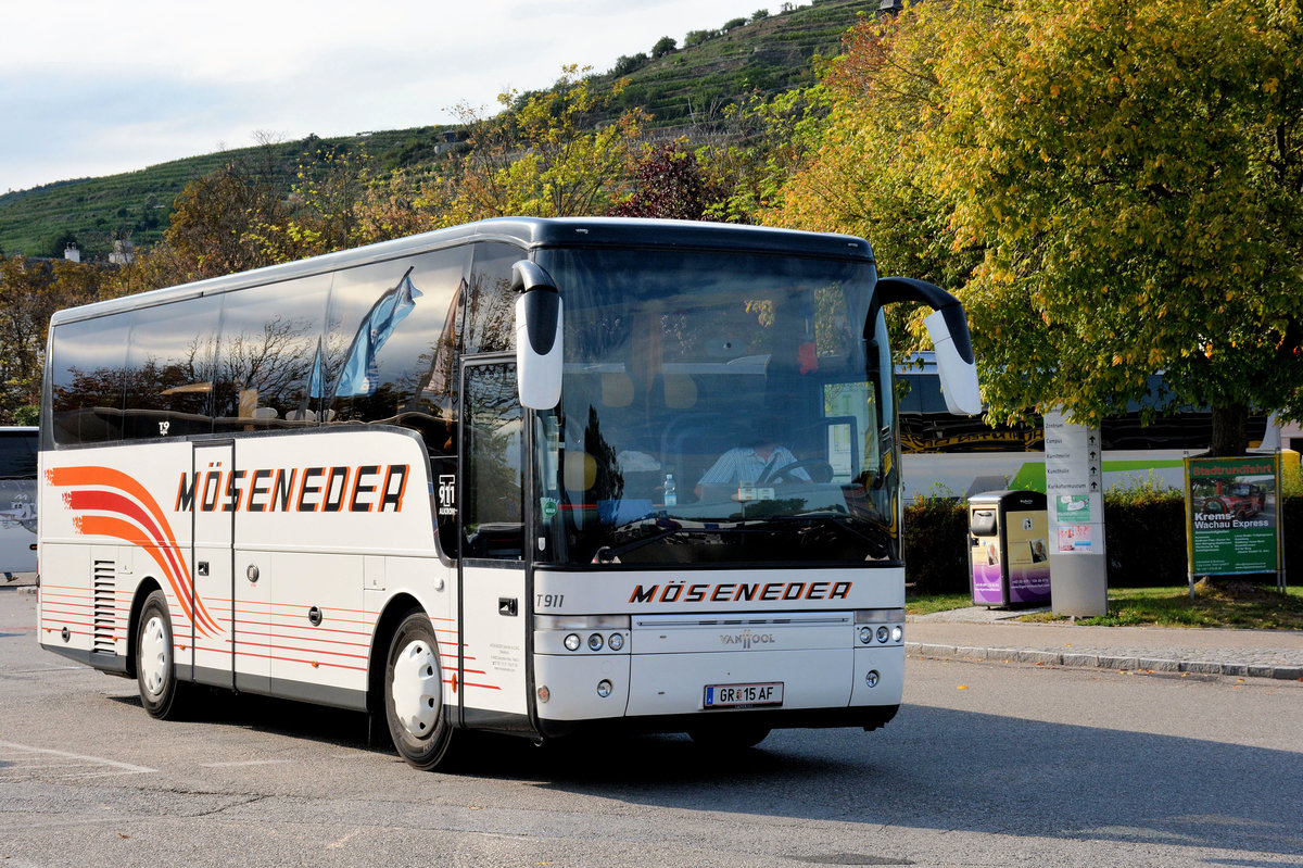 Van Hool T911 Alicron von Mseneder Reisen aus sterreich in Krems.