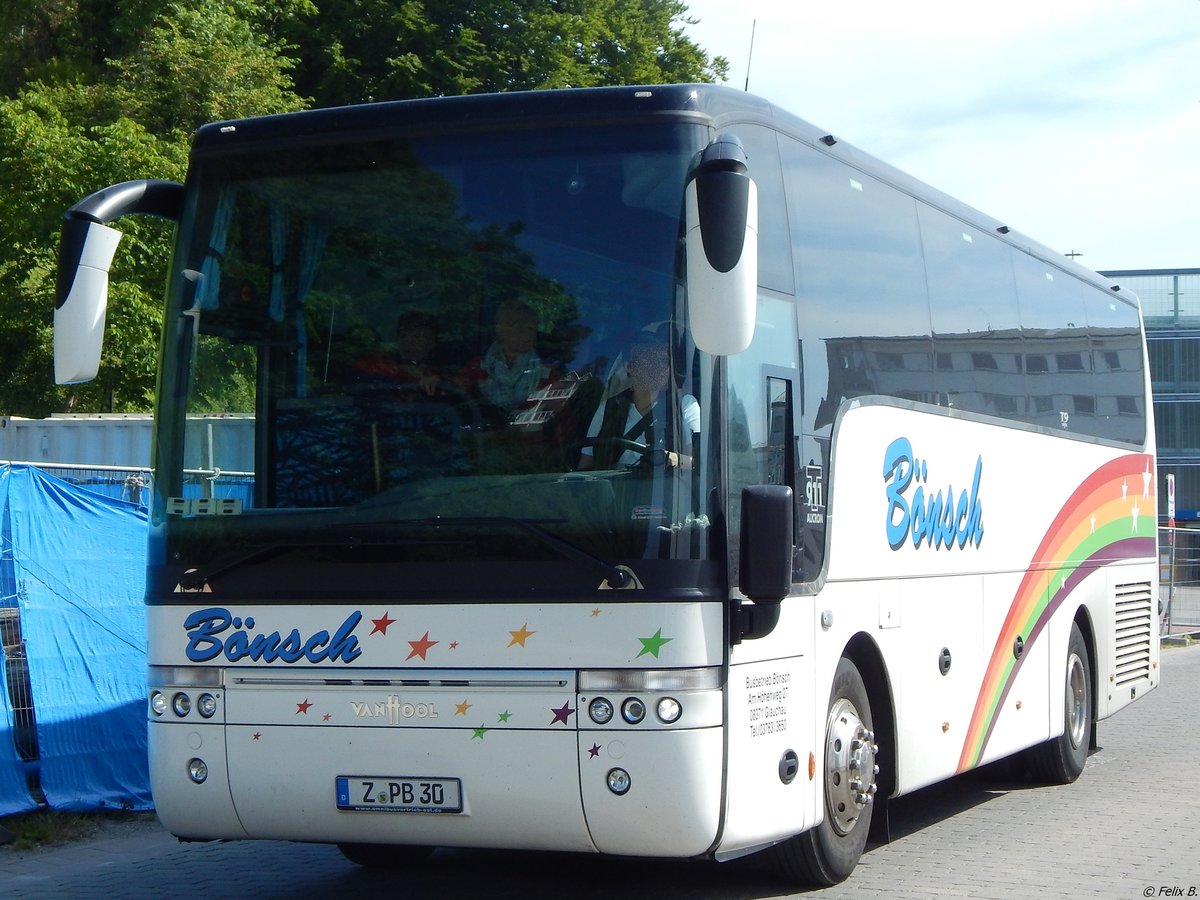 Van Hool T911 von Bönsch aus Deutschland im Stadthafen Sassnitz.