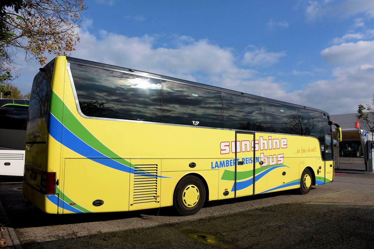 Van Hool T915 Acron von Lambert Reisen aus der BRD in Krems.