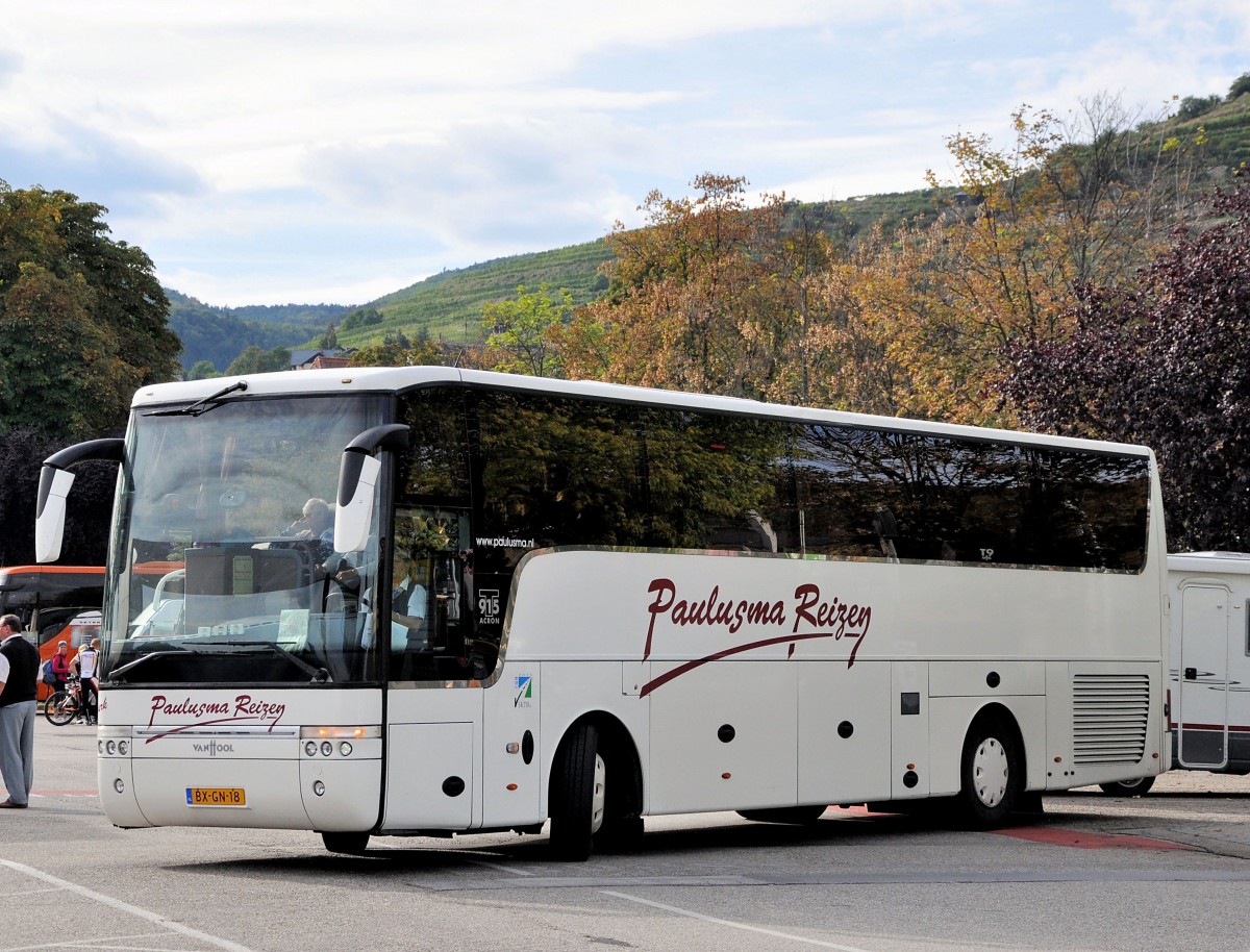 VAN Hool T915 ACRON von Paulusmer Reisen/Holland im September 2013 in Krems.